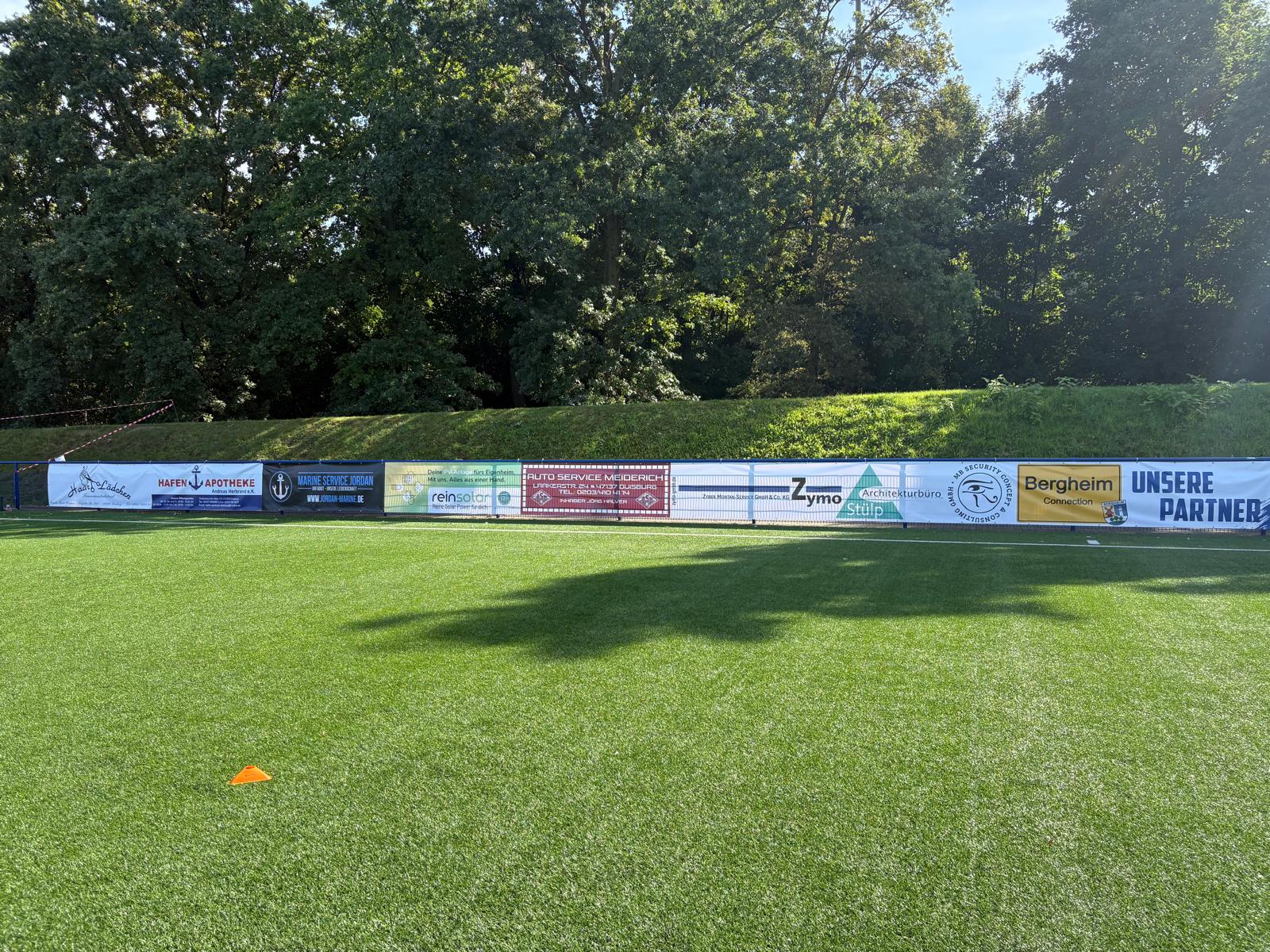 Bandenwerbung im Stadion